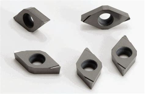 Zirconium Carbide！その驚異的な硬さと耐熱性を活かす工業用途